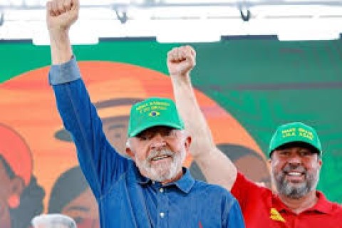 Lula chama bolsonaristas de "sem-vergonha" por apoio a Trump