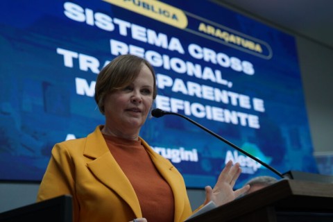 Deputada Ana Perugini discute fila do Sistema Cross na região de Presidente Prudente.