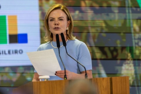 Gleisi reage a governadores de direita após operação no Rio: 'querem colocar o Brasil no radar de Trump'