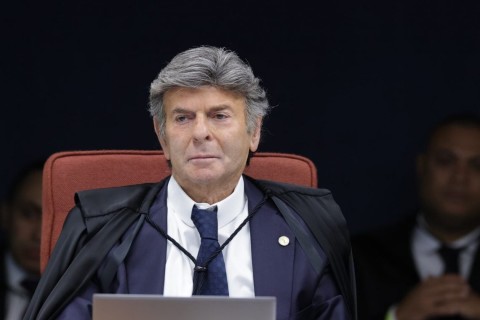 Fux defende anulação de ação penal contra golpistas por suposta ‘incompetência do STF’.